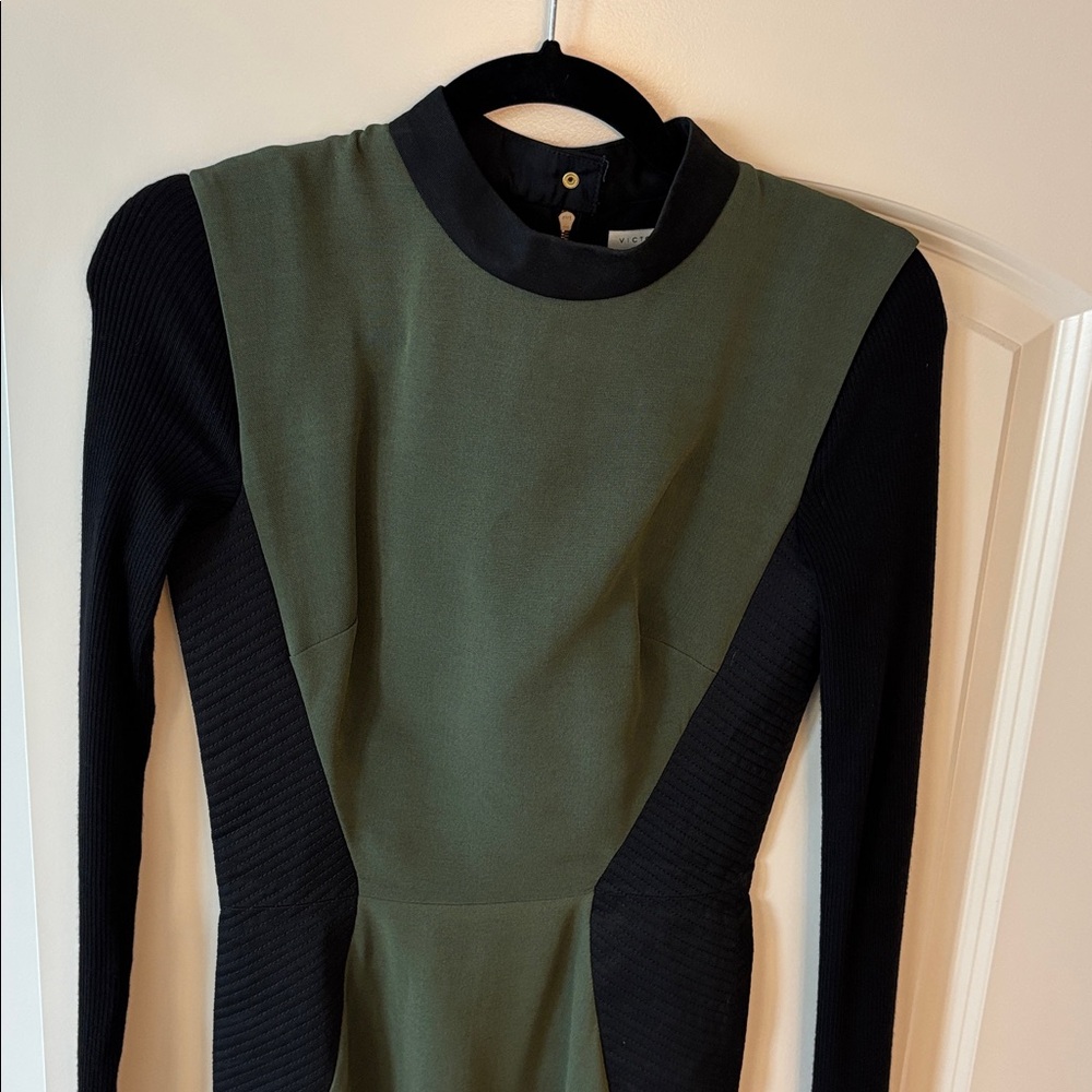 Victoria Beckham Chic Olive and Black Long Sleeve Dress - Picture 4 of 8